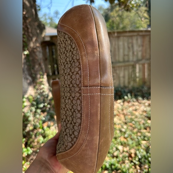 Coach Brown Shoulder Bag - Picture 8 of 16